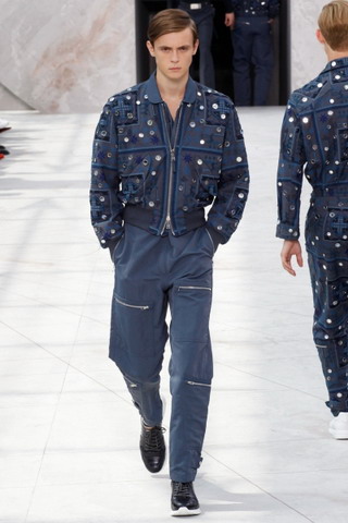 Louis Vuitton / - 2015